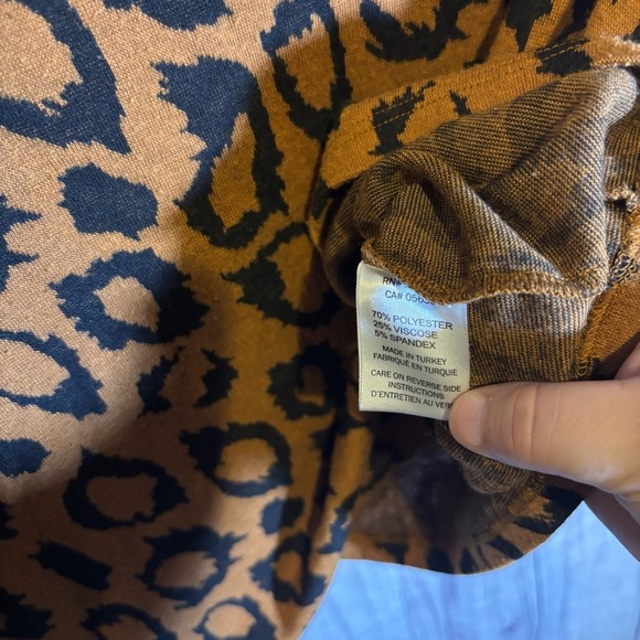 Isle by Melis Kozan Leopard Print Long Sleeve Sweater Knit Top Medium - Picture 3 of 6